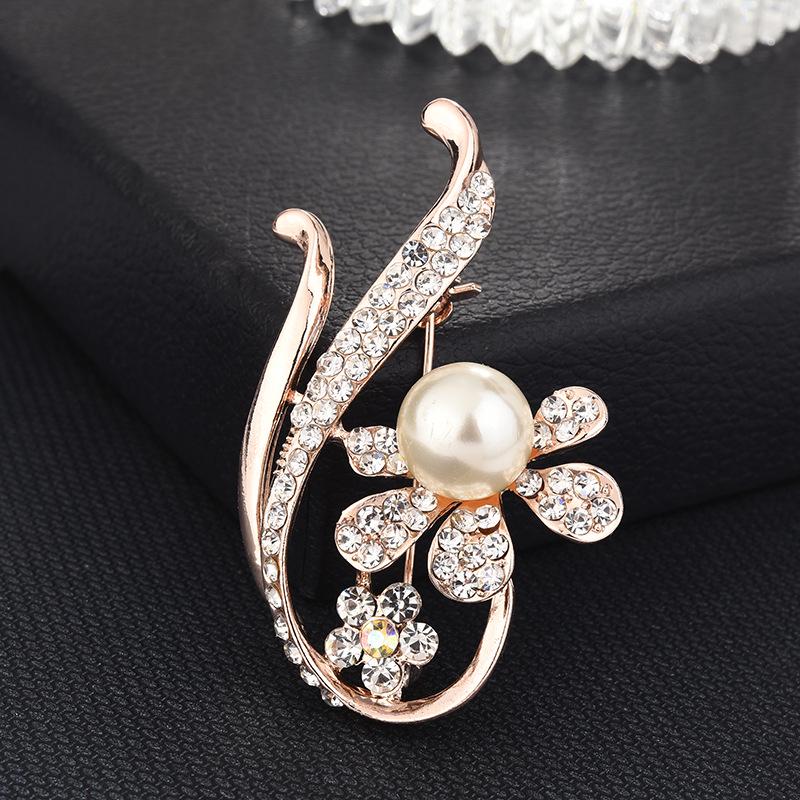 High-End Korean Alloy Scarf Buckle with Diamond, Pearl, and Brooch Pin Accessories