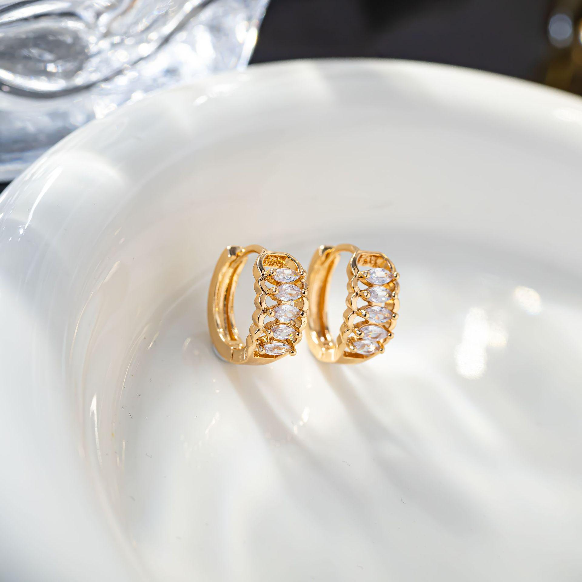 European & American Zircon Rhombus Geometric Ear Cuff - Gold-Plated Earring Backs for Women