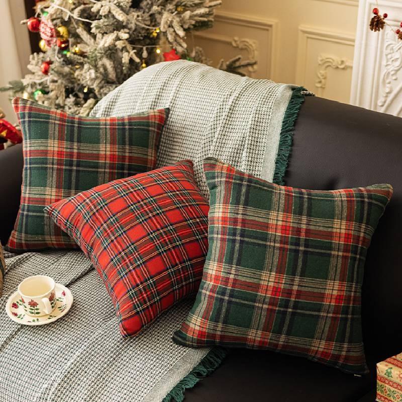 Stylish Modern Christmas Pillow Featuring High Resilience Filling Perfect For Autumn And Winter Relaxation