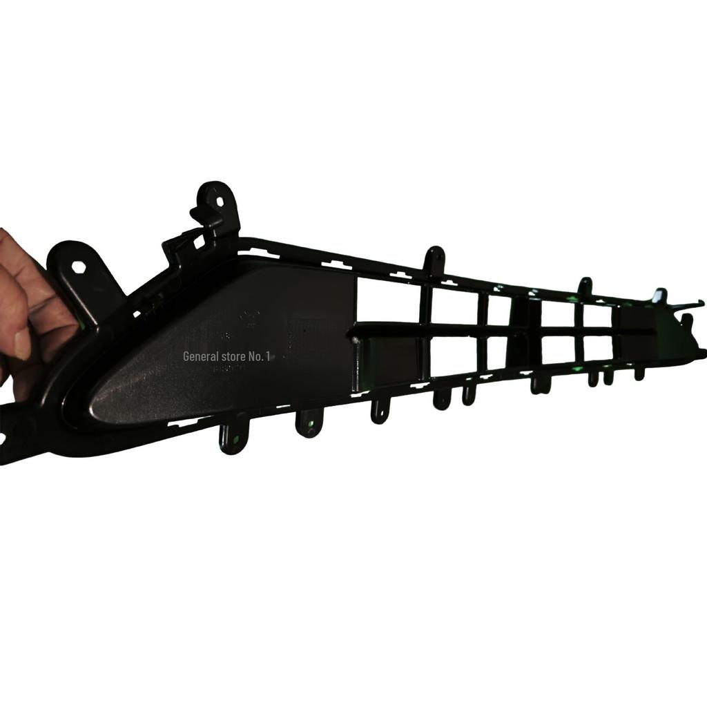 Cadillac Lyriq Stoßfänger vorne unteres Lüftungsgitter 8560011.