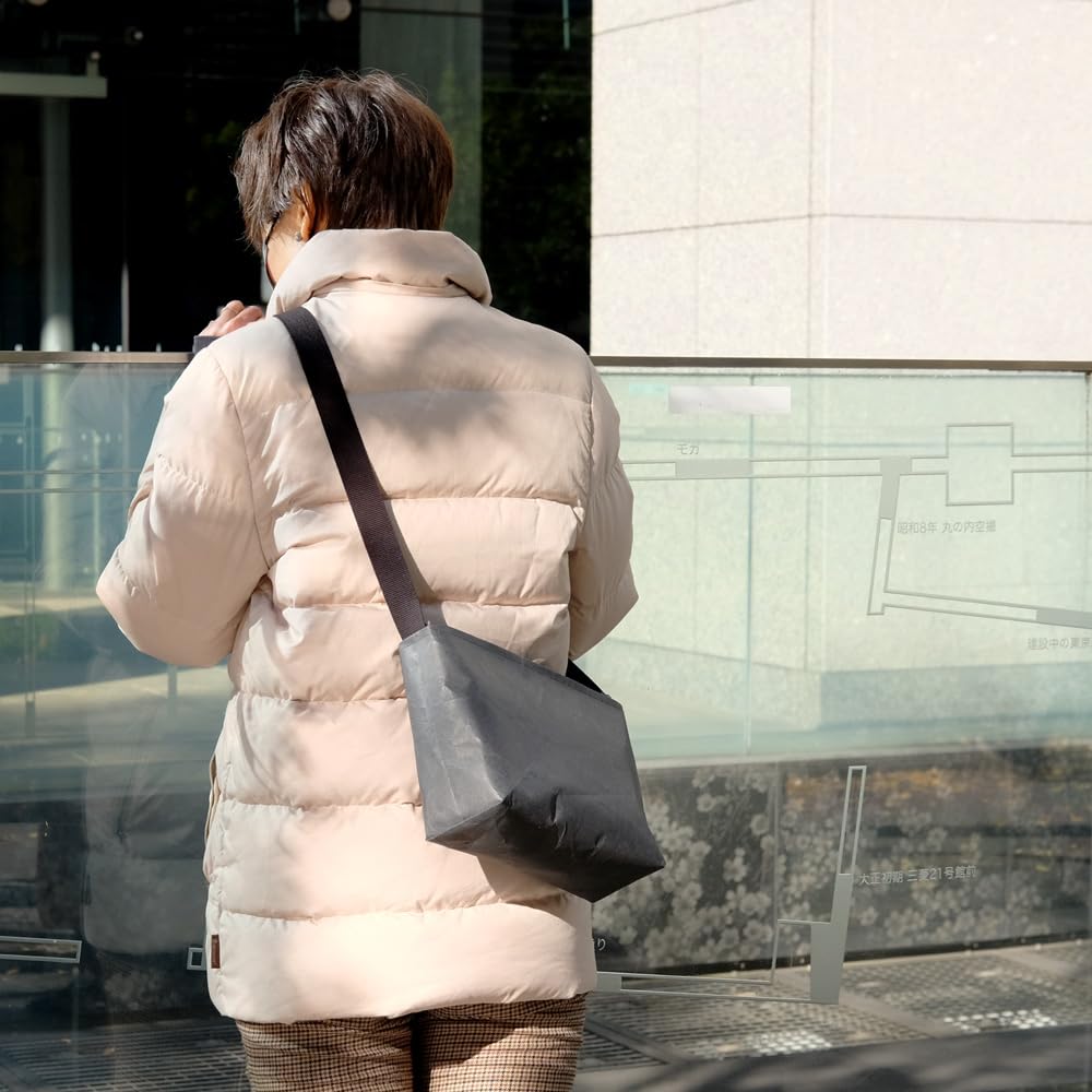 Kamiwa Crossbody Small [Wrinkle] Bag, (Black)