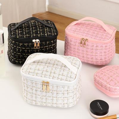 Stylish Polyester Cosmetic Bag Large Capacity Travel Makeup Organizer with Handbag Design