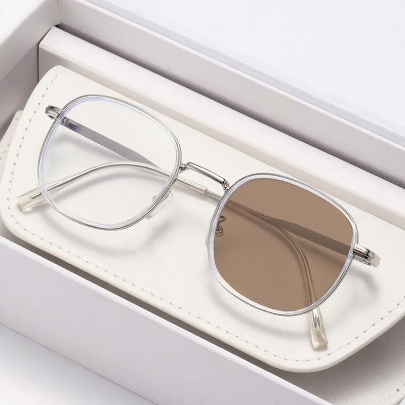 Simple And Stylish Large Frame Photochromic Myopia Glasses Retro Round Frame High-Definition Anti Blue Light Glasses Unisex