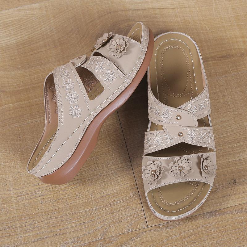 

Independent Station 2025 Cool Slippers Women s Slope Heel Fish Mouth Thick Bottom Large Size Multi-color Embroidered Flowers Beach Women 43