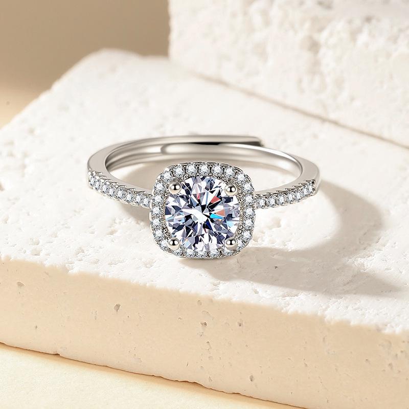Elegant Square Zircon Ring: Shiny Luxury, Fashionable and Versatile Open Design