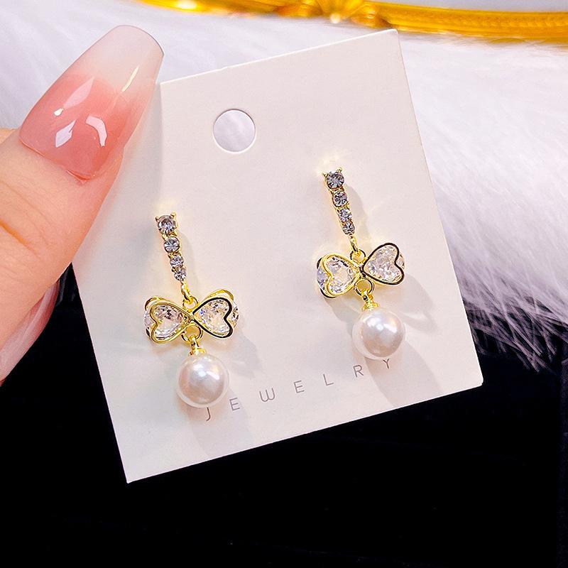 Simple Geometric Pearl Stud Earrings Exquisite Commuter Superior Earrings Earrings