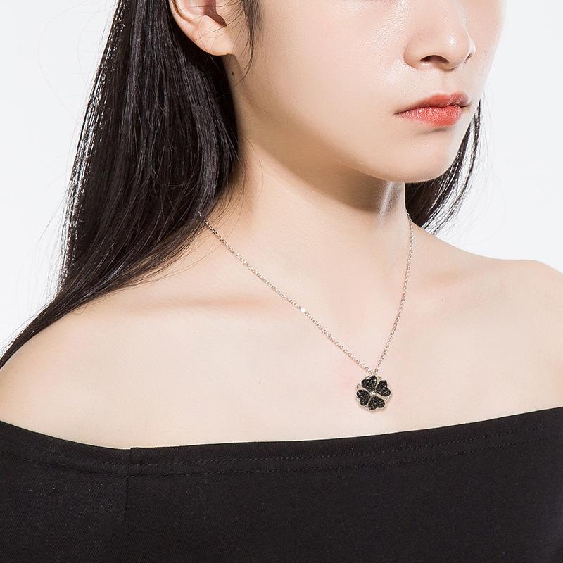 Collana Quadrifoglio Rotante 2021 Donna Stessa di Douyin Tendenza Personalità Semplice Temperamento Catena Clavicola Gioielli