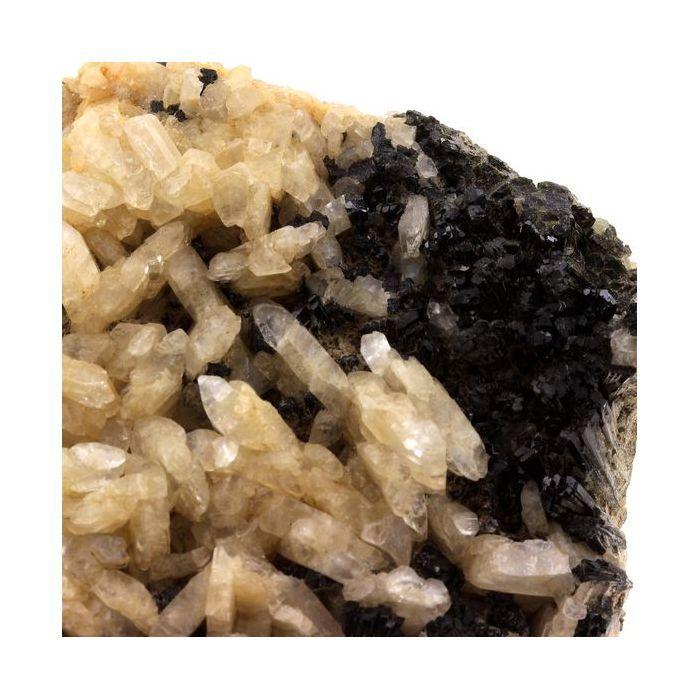 Pierres et Minéraux. Albite + Epidote. 2285.0 ct. Saint-Véran, Hautes-Alpes, France.