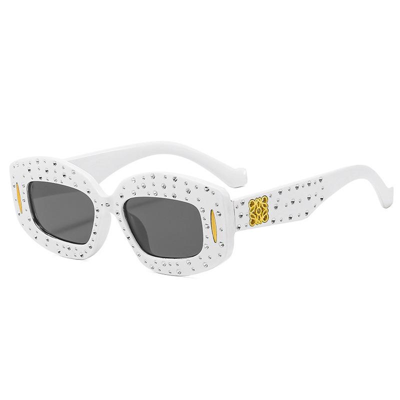New Diamond-encrusted Irregular Sunglasses Fashion Retro High Sense Cool Fashion Sunglasses.