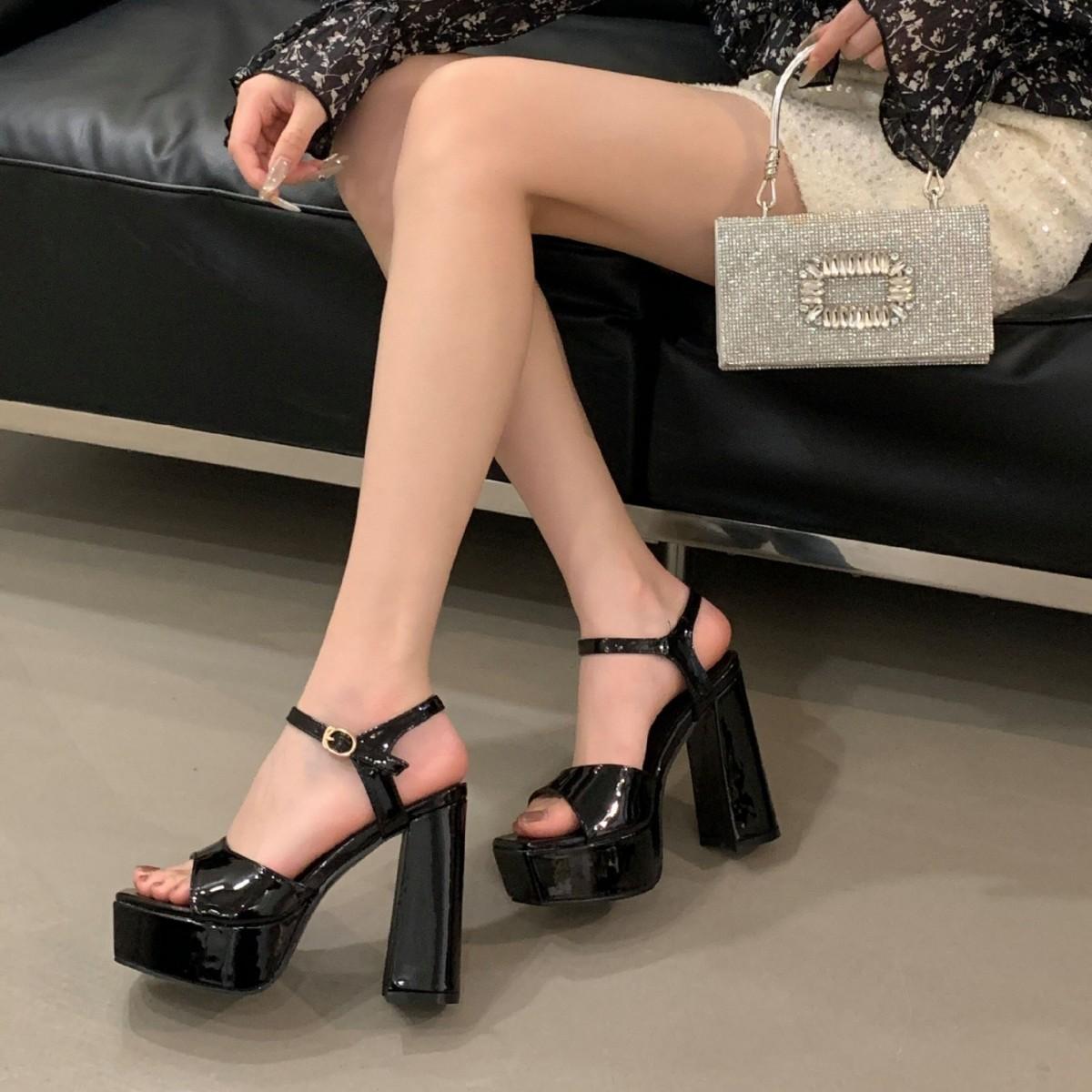 

Thick heel waterproof table square head super long legs model catwalk shoes fairy wind word with super high heel sandals 13cm 40 бордовий
