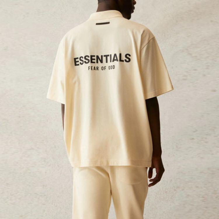 Fear of God Essentials SS21 Polo s krátkým rukávem s logem na zádech Unisex Topy Máslově krémová FOG-SS21-552
