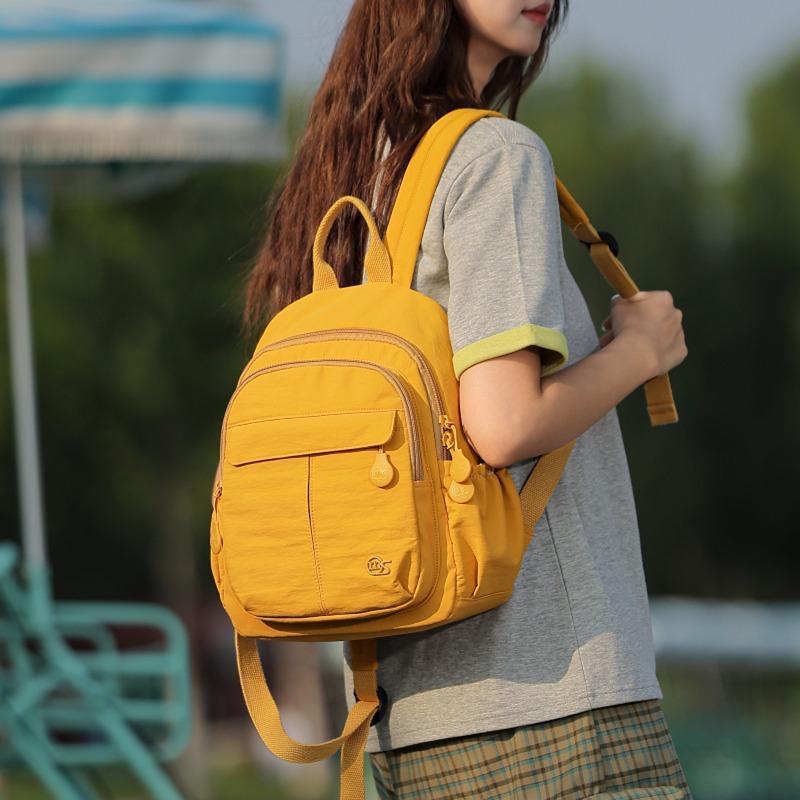 Mini-Rucksack für Damen Mehrfarbig Leichtes Nylon Kleiner Rucksack Mehrere Fächer Aufbewahrungsrucksack für Schule Reisen Täglichen Gebrauch und Wochenendausflüge