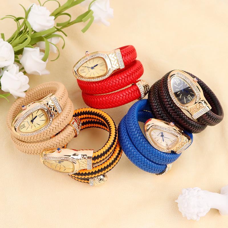 Snake Watch Creative Quartz Watches Dame Rhinestone Leather Armbånd Armbåndsur