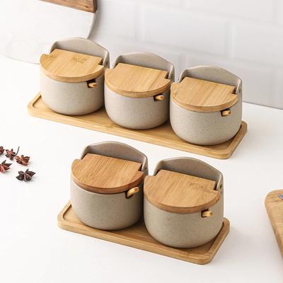 Set di barattoli in ceramica per condimenti con coperchio in legno per zucchero, sale, pepe, spezie, contenitore per alimenti con cucchiaio per accessori da cucina