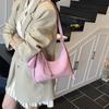 Large capacity versatile women's messenger bag 2025 new niche design portable shoulder tote bag work armpit bag