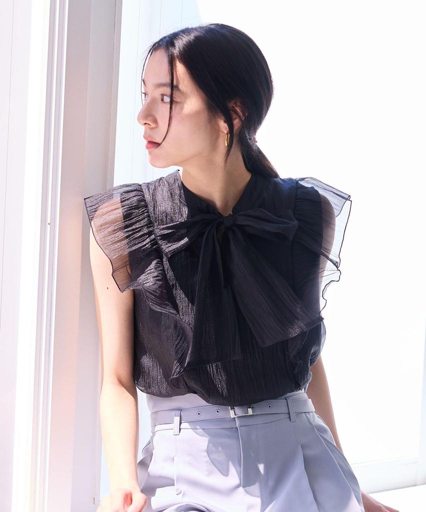 Shiny Bowtie Frill a gorgeous summer and back Black [BIS] Women's Blouse, staple. [Front 2-way] [Washable] (01)