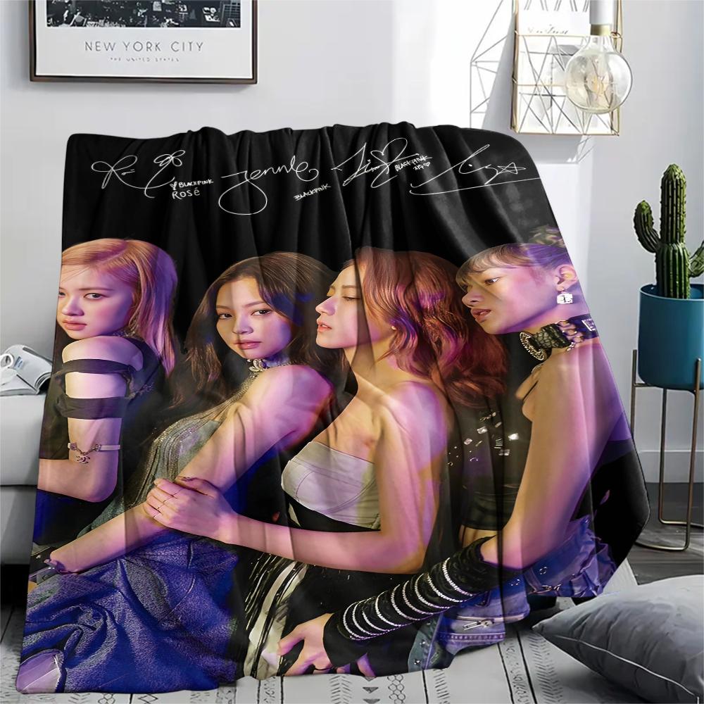 1pz Coperta in Flanella con Stampa BLACKPINK, Alta Qualità per Tutte le Stagioni, Arredamento per la Casa, Calore e Comfort, Perfetta per Regali di Natale