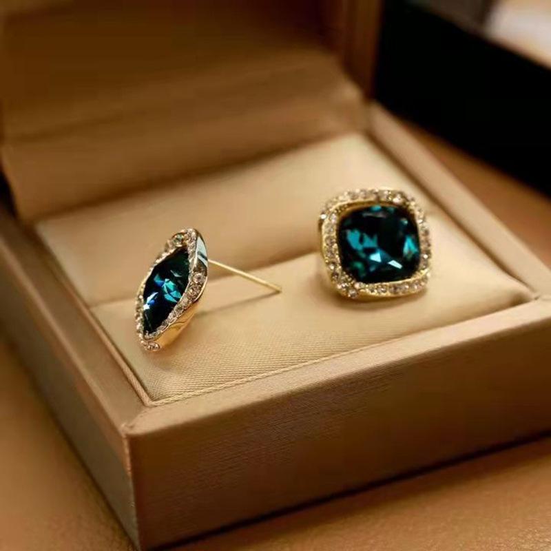 Retro Square Blue Crystal Zircon Stud Earrings for Women Luxurious and Exquisite Daily Accessories Party Jewelry Birthday Gifts