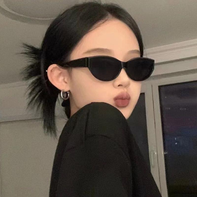 Classic Small Oval Sunglasses For Men And Women Minimalist Retro Shades For Street Style