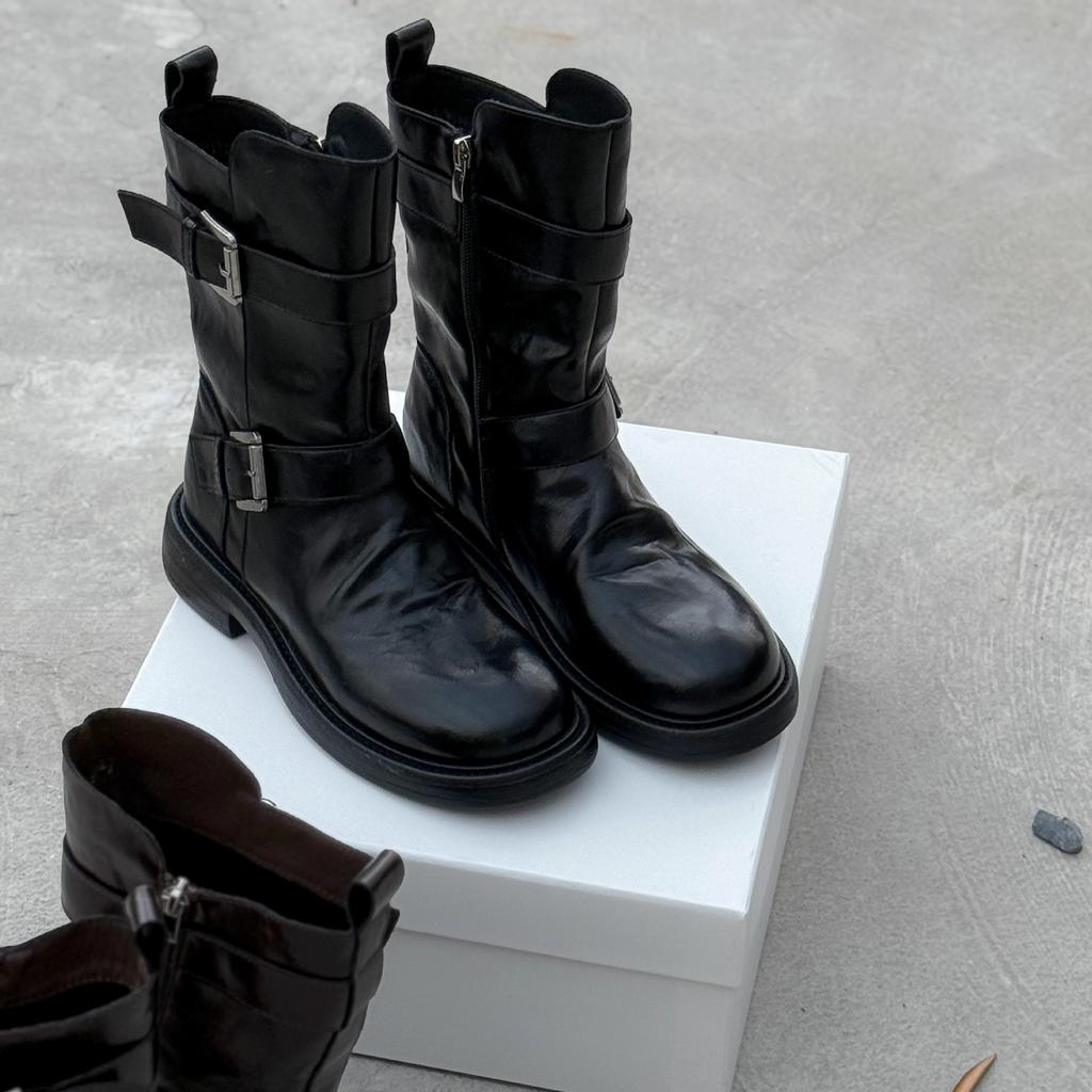 2025 new European version of Martin boots women's retro old wrinkled short boots leather locomotive boots medium tube double buckle flat-bottome