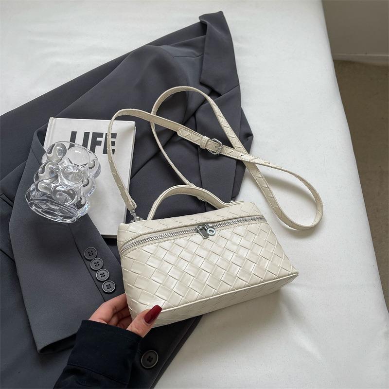 Leather Messenger Bag Retro Fashion 19 Woven Women's Bag Simple Casual Versatile Shoulder Small Square Bag