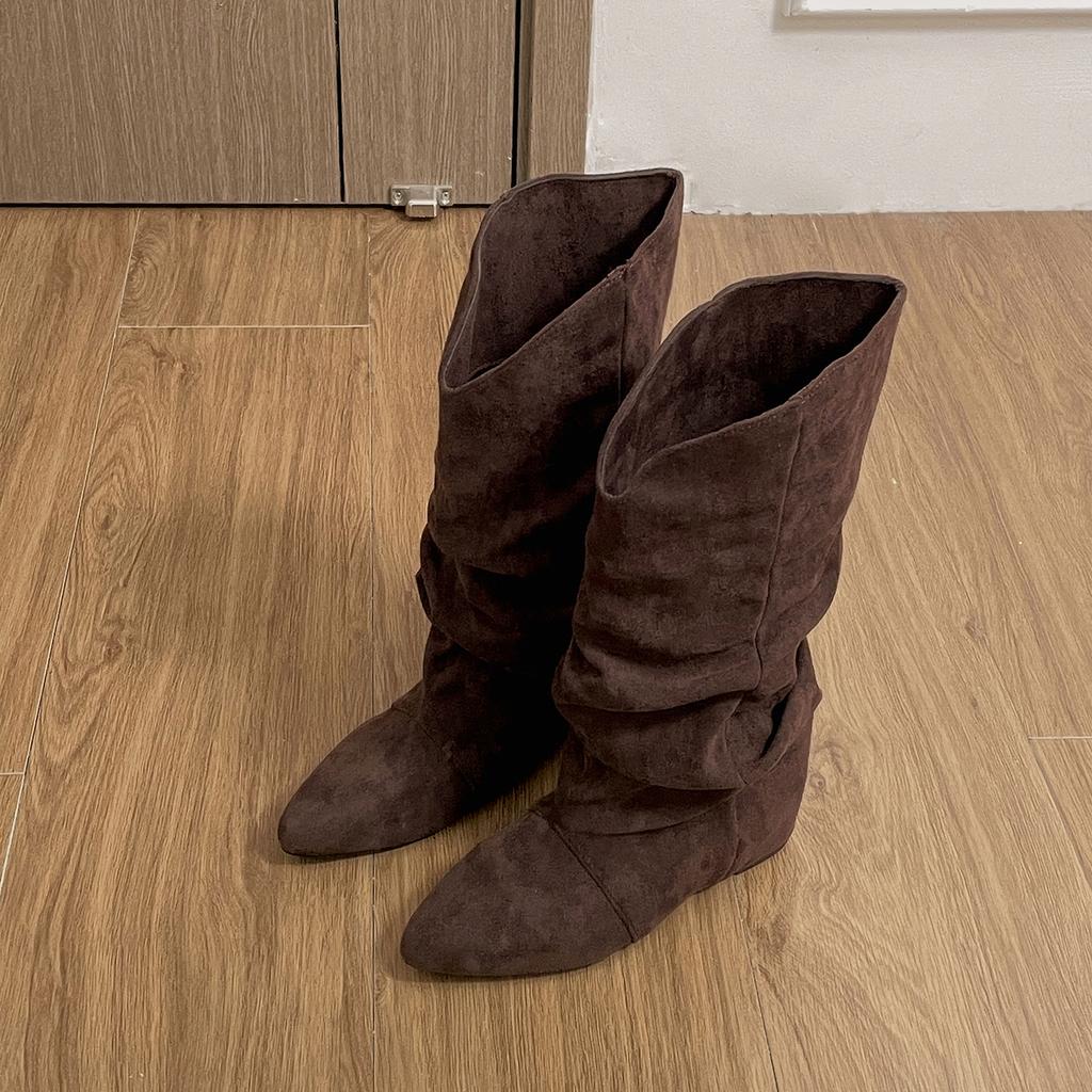 Zimní móda Plisované dámské kozačky po koleno Špičaté boty s vnitřní platformou Streetový styl Moderní dlouhé boty pro ženy