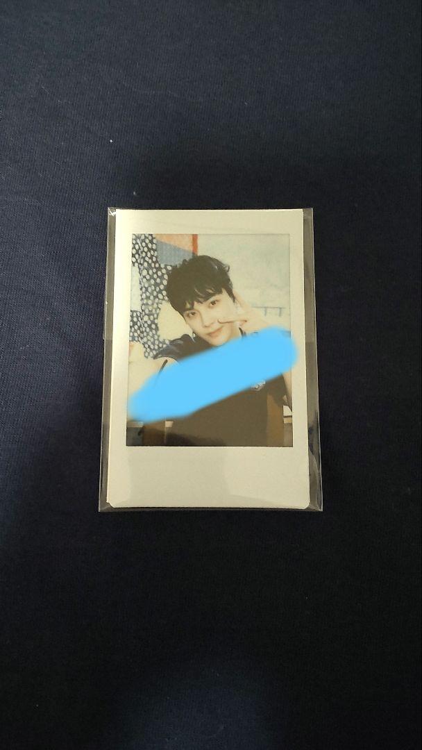 

[Б/У] Футболка THE BOYZ Hannyeon Totta с автографом Polaroid