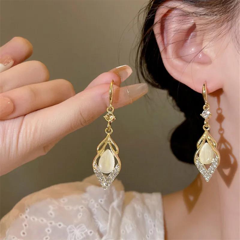 Fashion Trend Unique Design Elegant Exquisite Light Luxury Rhombus Zircon Earrings Female Jewelry Party Premium Gift