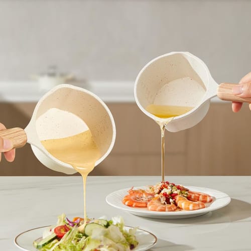 Stainless steel milk pan with handle, suitable for induction and gas cooking, suitable for one person, easy to pour soup, 10cm diameter