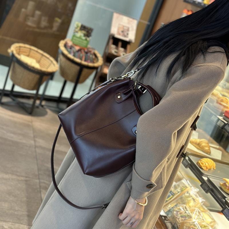High-end Retro Large Bag, Fashionable Texture Crossbody Bag, Soft Leather Hand-held Women's Bag, Bucket Bag