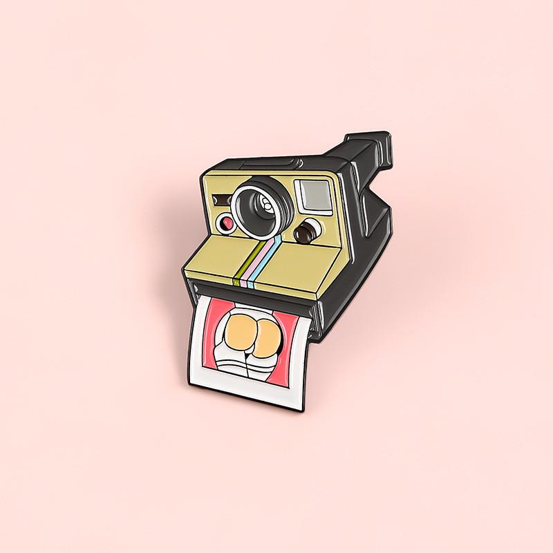 Geometric Camera Retro Brooch Pin Exquisite Alloy Fashion Accessory For Men Women And
