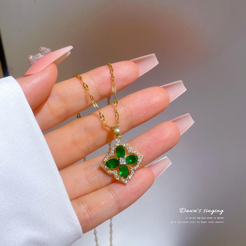 Titanium Steel Light Luxury Full Diamond Micro-Inlaid Zircon Luxury Four-Leaf Flower Necklace Copper Electroplated Real Gold Pendant
