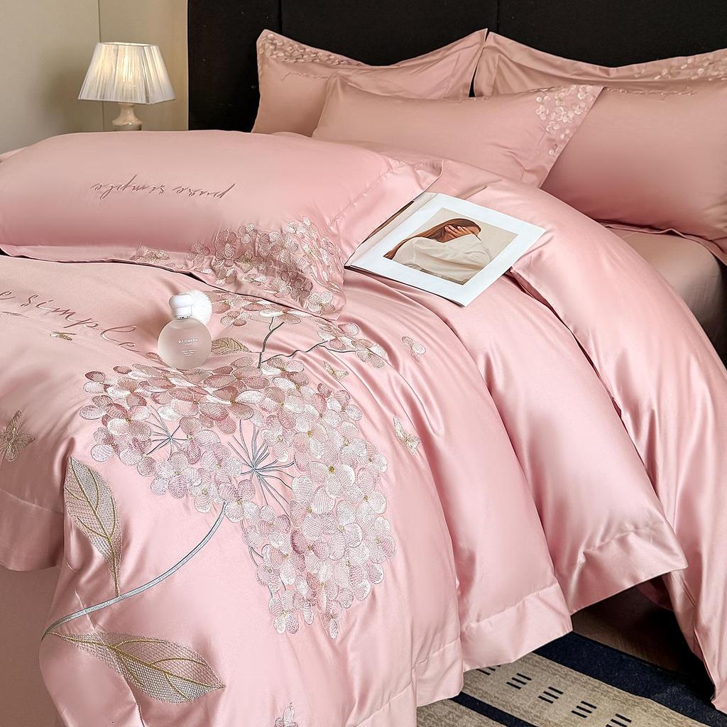 Light Luxury Skin-Friendly Embroidered Duvet Cover Set, Super Soft & Breathable, Available In Single/Double & Student Three-Piece Styles.