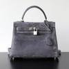 A Small and Light Luxury Lady's High-end Sheepskin Large-capacity Handbag, a Single-shoulder Crossbody Leather Women's Bag