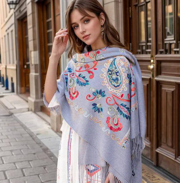 

Ethnic Style Embroidered Scarf With Thick Cashmere For Winter Travel And Warmth зелений