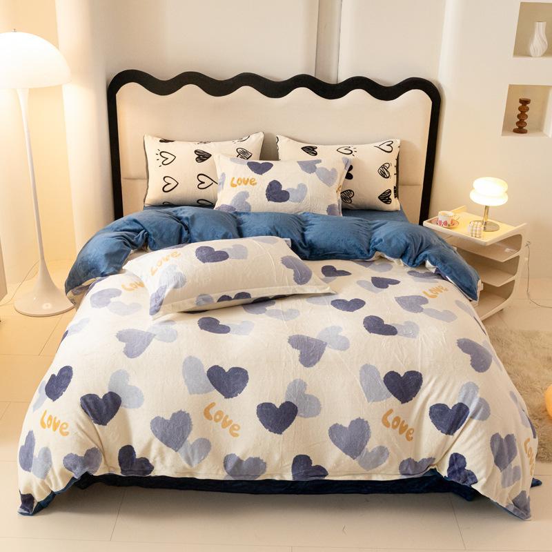 Cute Cartoon Strawberry Printed Duvet Cover Coral Fleece Autumn Winter Bed 4 Piece Set Wear Resistant Machine Washable Bedding