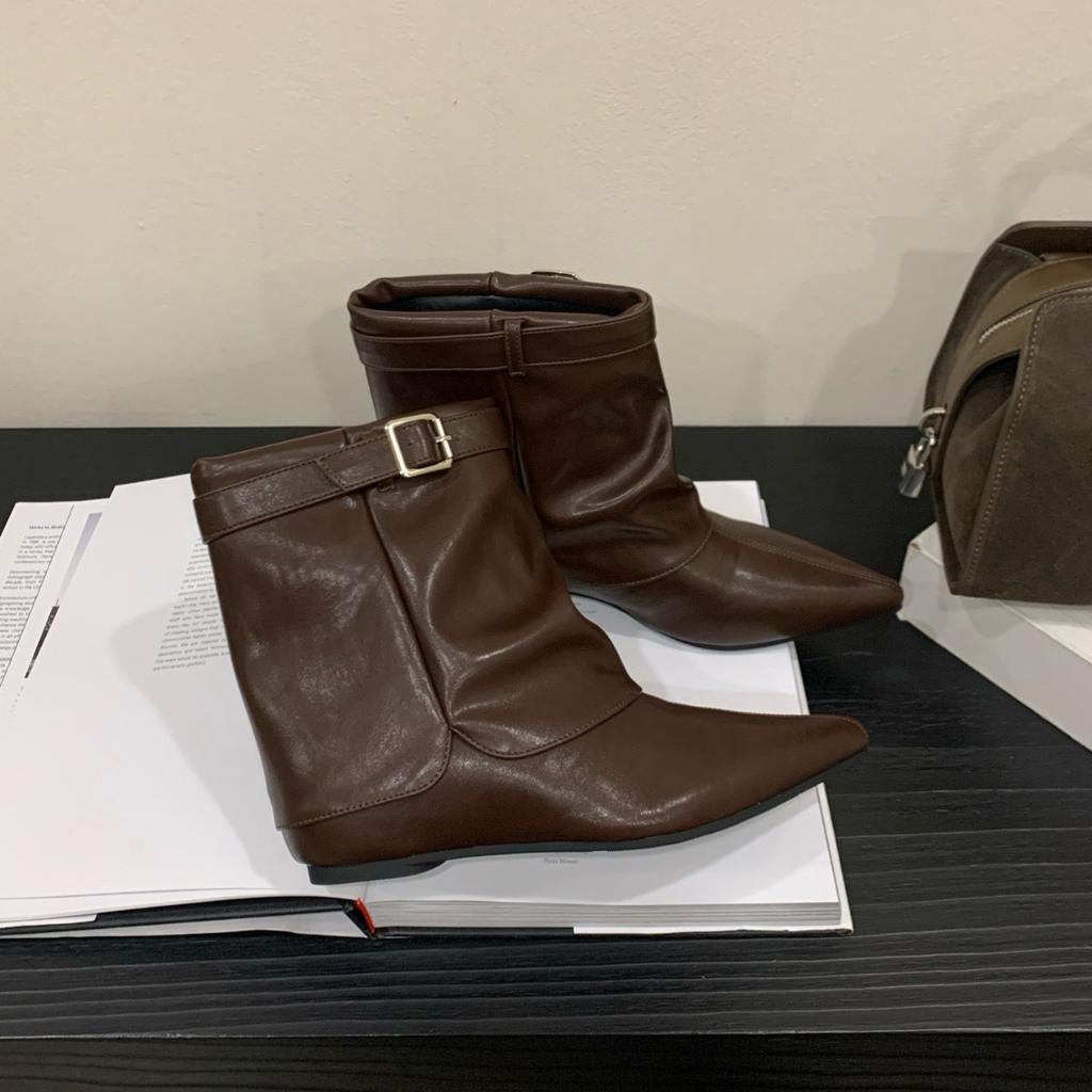 European Station Pointed Short Boots Women's 2025 Autumn Sleeve Belt Buckle Niche Western Boots Show Legs Long Low Heel Fashion Boots