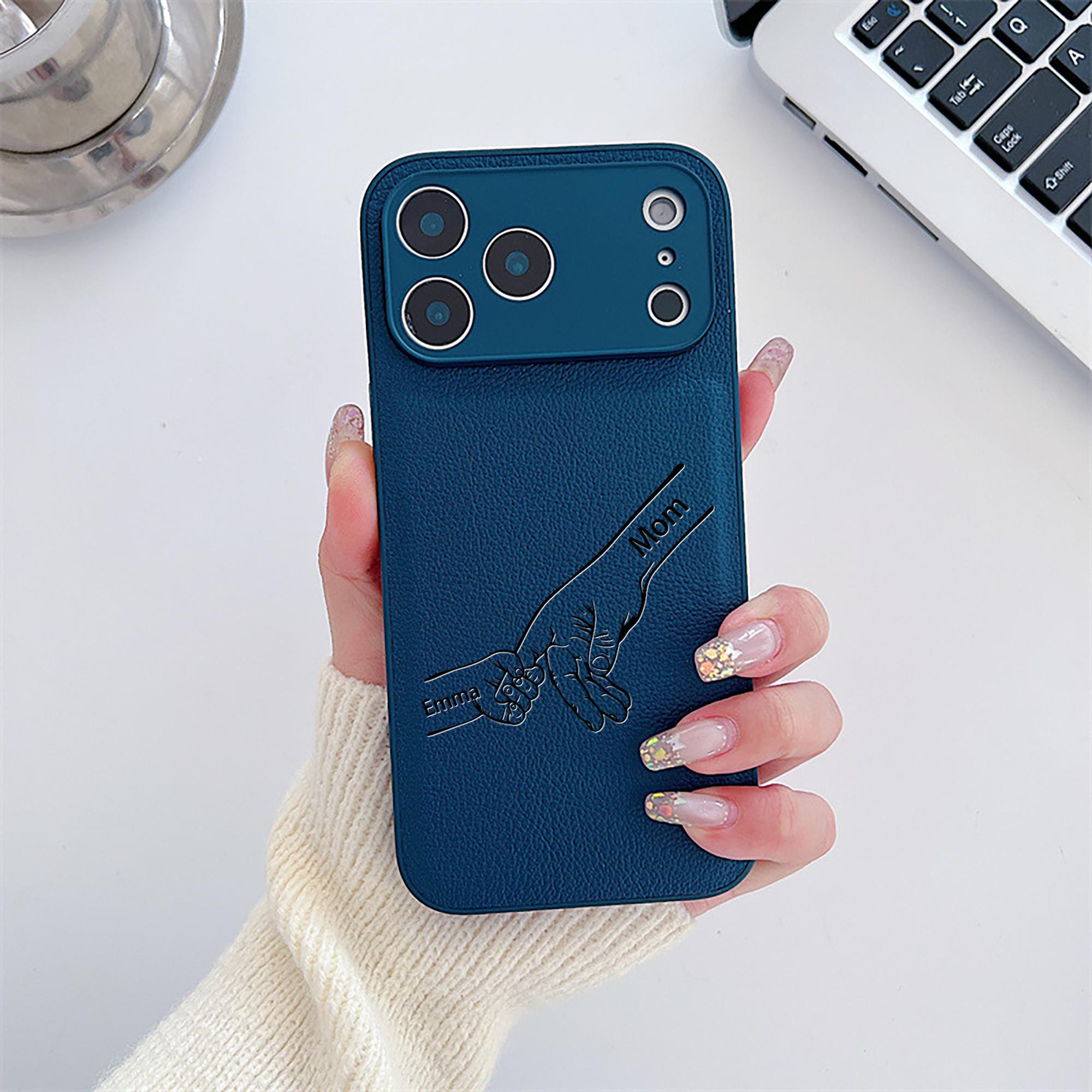 

Custom Letters Name Family Hand Holding Pattern Artificial Leather Phone Case For iPhone 17 16 15 14 13 12 11 Pro Max 17 Air For iPhone 15Pro