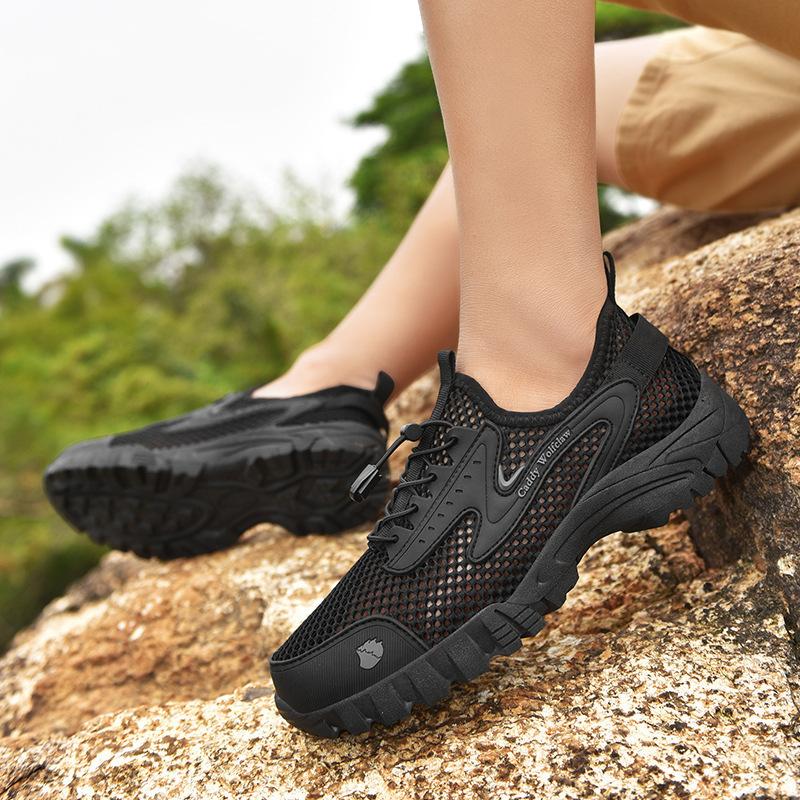 Foreign Trade Summer New Shoes Men's Breathable Deodorant Hollow Mesh Shoes Soft Sole Light Travel Shoes Wear-resistant Dad Shoes