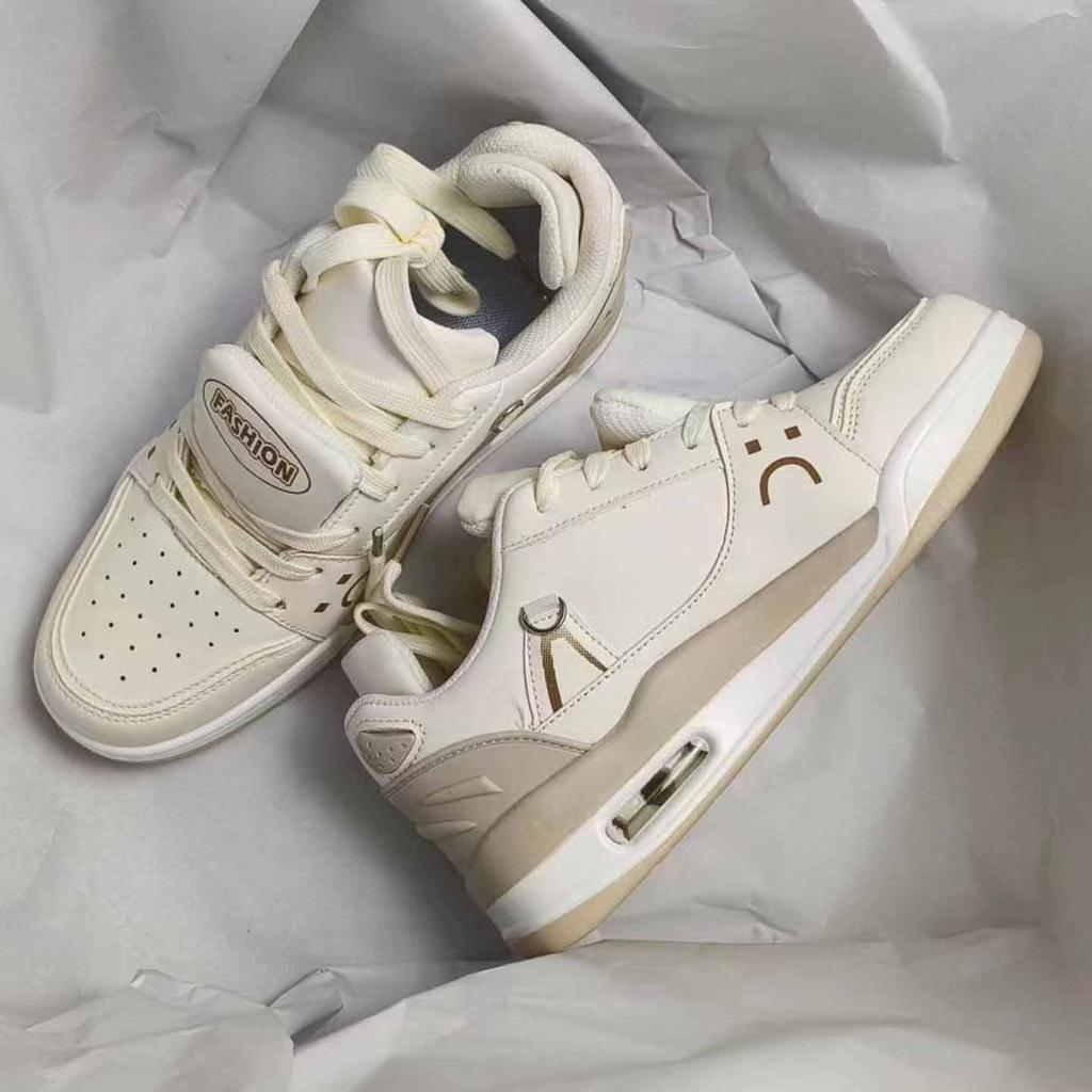 Spring and summer new shoes women's Korean version trend versatile casual niche board shoes street shooting retro air cushion sports shoes