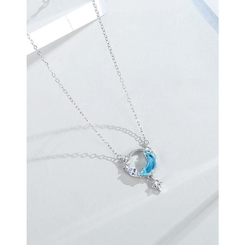 Fashion Light Luxury Star Moon Pendant Niche Design Clavicle Necklace For Women