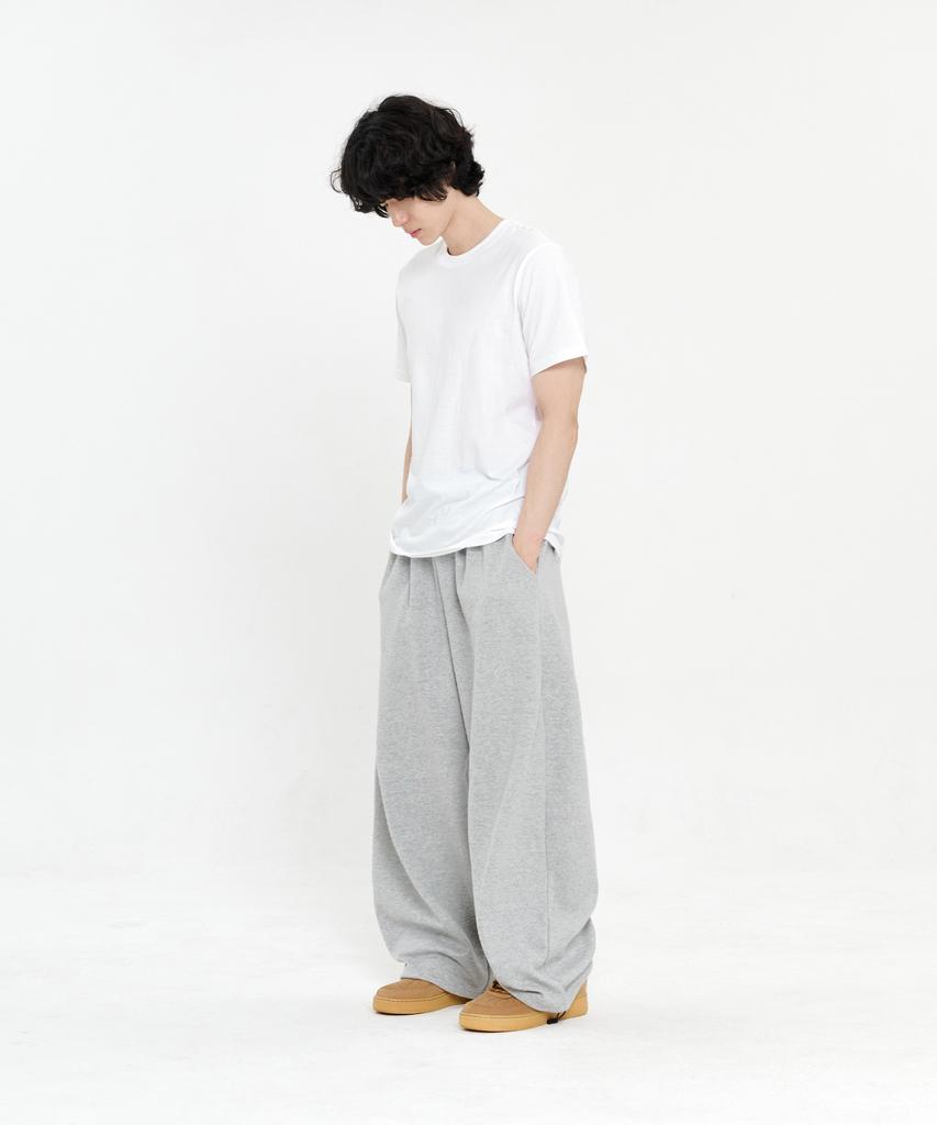SIGNATURE Double-Tuck Wide Training Pants [2 Colors]
