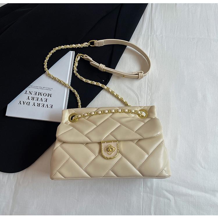 

2025 summer new solid color underarm bag Korean small square bag shoulder messenger bag niche design diamond chain bag