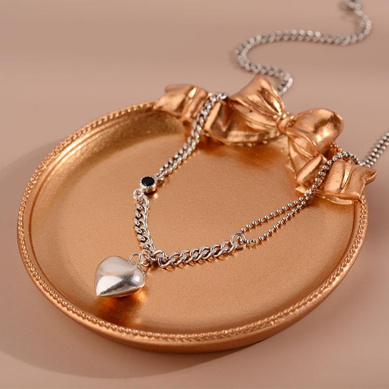Spring Wind Retro Love Necklace Women S High Sense Simple Diamond-Encrusted Versatile Heart-Shaped Sweater Chain