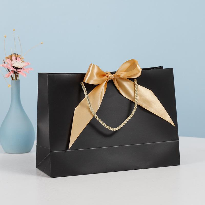 Aanpasbare Cadeautas met Strik voor Kleding, Cosmetica en Winkelen – Tote Bag Stijl met Optie voor Logo Bedrukking