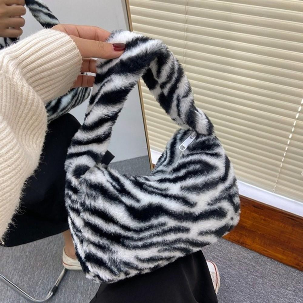 Korean Style Plush Underarm Bag Mini Shoulder Bag Simple Leopard Print Handbag  Girl