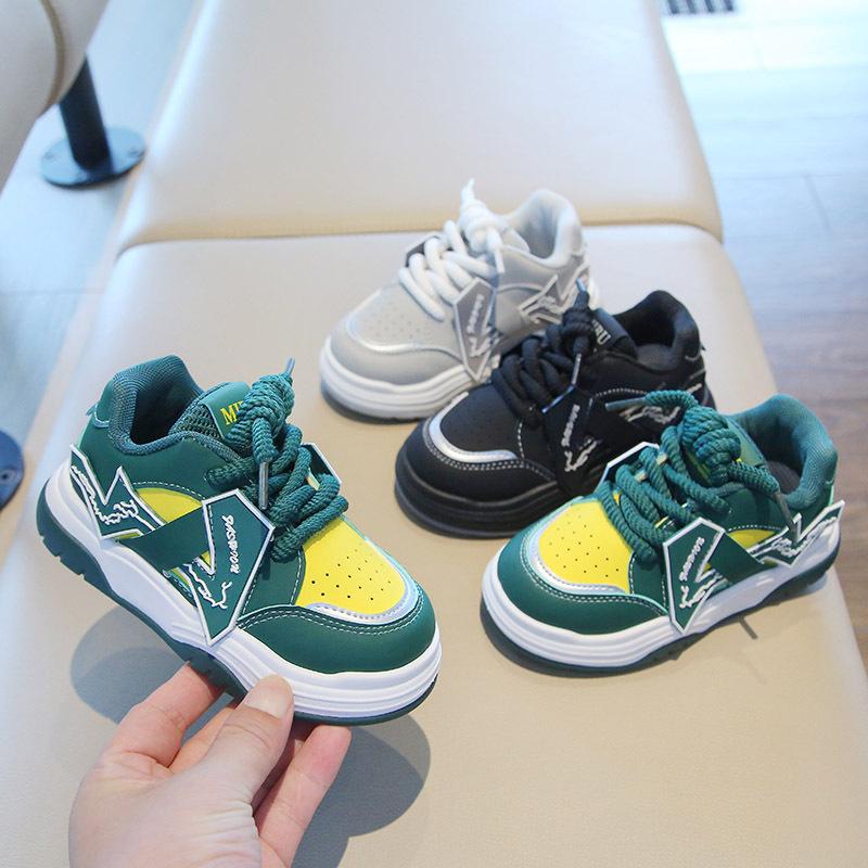 Children's sports shoes 2025 spring and autumn new boys' casual shoes lightweight trend girls board shoes soft sole baby shoes single