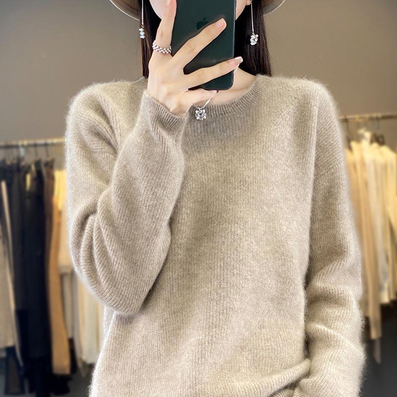 Women's Slimming Wool Pullover Sweater - Loose Knit, Versatile Autumn/Winter Base Layer, Solid Color, Round Neck.