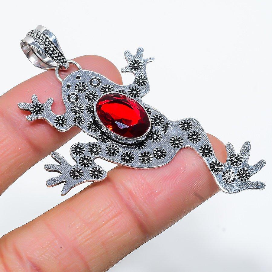 

Mozambique Garnet Gemstone Handmade Ethnic Jewelry Pendant 2.76 SR-7204