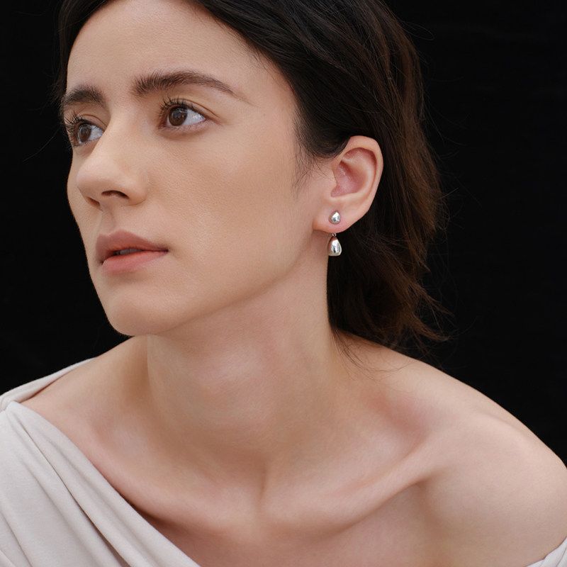 

Jilifang Static Luxury Old Money Style High-Grade Simple Temperament European and American Niche Water Drop Earrings French style All-Match Earrings Silver